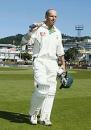 Gary Kirsten walks back after being dismissed in his last Test innings, New Zealand v South Africa, 3rd Test, Wellington, 5th day, March 30, 2004