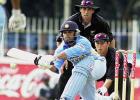 2 August 2001: Coca-Cola Cup (Sri Lanka) 2001, 9th Match, India v New Zealand, Sinhalese Sports Club, Colombo