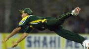 Mohammad Sami dives trying for a catch, Pakistan v Bangladesh, 5th ODI, Karachi, September 21, 2003.