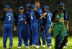 20 Oct 2000: The England team celebrates after Alec Stewart took the catch off Andrew Caddick to take the first wicket of Shahid Afridi of the Governors XI during the Governers XI v England One Day International match at the National Stadium, Karachi, Pakistan.