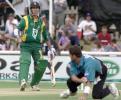 Cairns effects good stop off his own bowling. New Zealand in South Africa 2000/01, 1st ODI, South Africa v New Zealand North West Cricket Stadium, Potchefstroom, 20 October 2000
