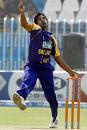 Chaminda Vaas bowls a delivery, Sri Lanka v Zimbabwe, Paktel Cup, 4th ODI, Rawalpindi, October 9, 2004