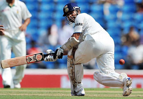 Sachin Tendulkar plays the paddle sweep | Photo | India v South Africa  2009/10 | ESPNcricinfo.com