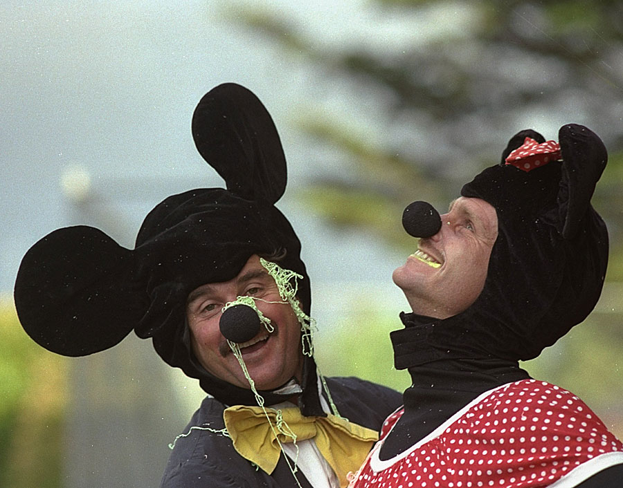 Allan Lamb (left) helped guide Robin Smith's (right) path into the England side in the 1980s. 