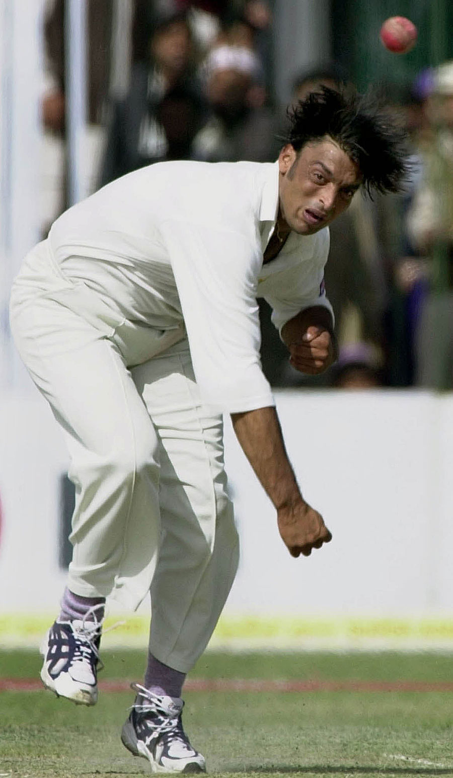 shoaib akhtar bowling shoes