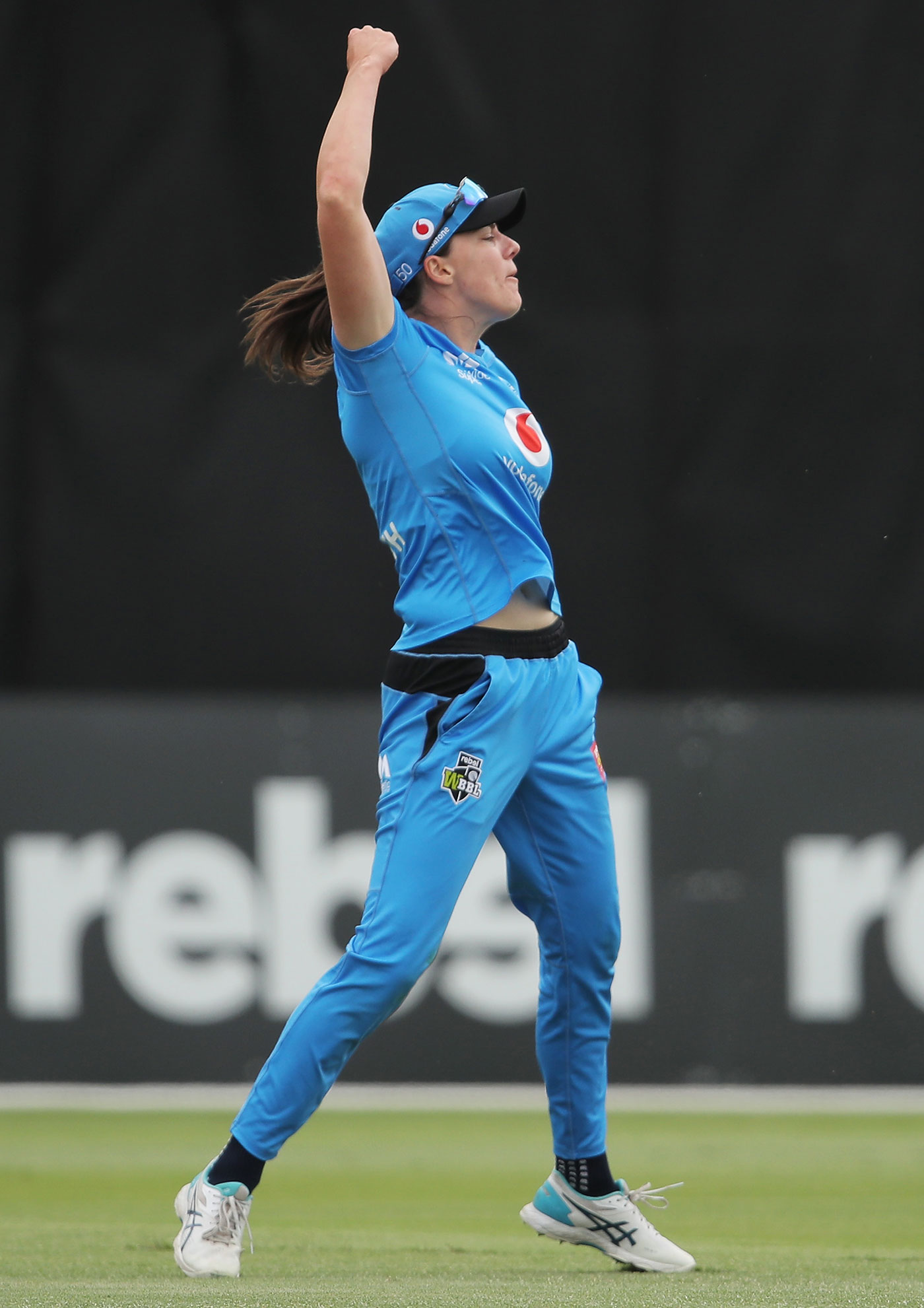 Tahlia Mcgrath Celebrates Her Spectacular Catch Photo Global Espncricinfo Com