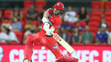 Shaun Marsh shapes to swing down the ground