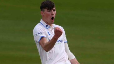 Crocombe delivers as Sussex land emphatic 222-run win