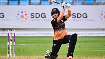 Essex overcome Kalis and showers to seal 14-over showdown