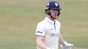 Guest helps Derbyshire avoid follow on but Lancashire hold upper hand
