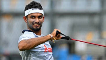 GT pick Shanaka as replacement for injured Phillips