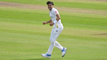 Singh Dale signs for Lancashire, Milnes heading back to Kent