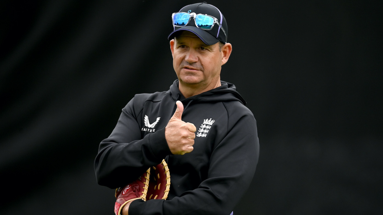 Matthew Mott takes over as Sydney Sixers Women’s head coach