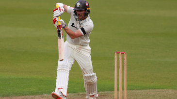 Burns, Sibley carry the fight as Surrey, Notts face thrilling final-day showdown