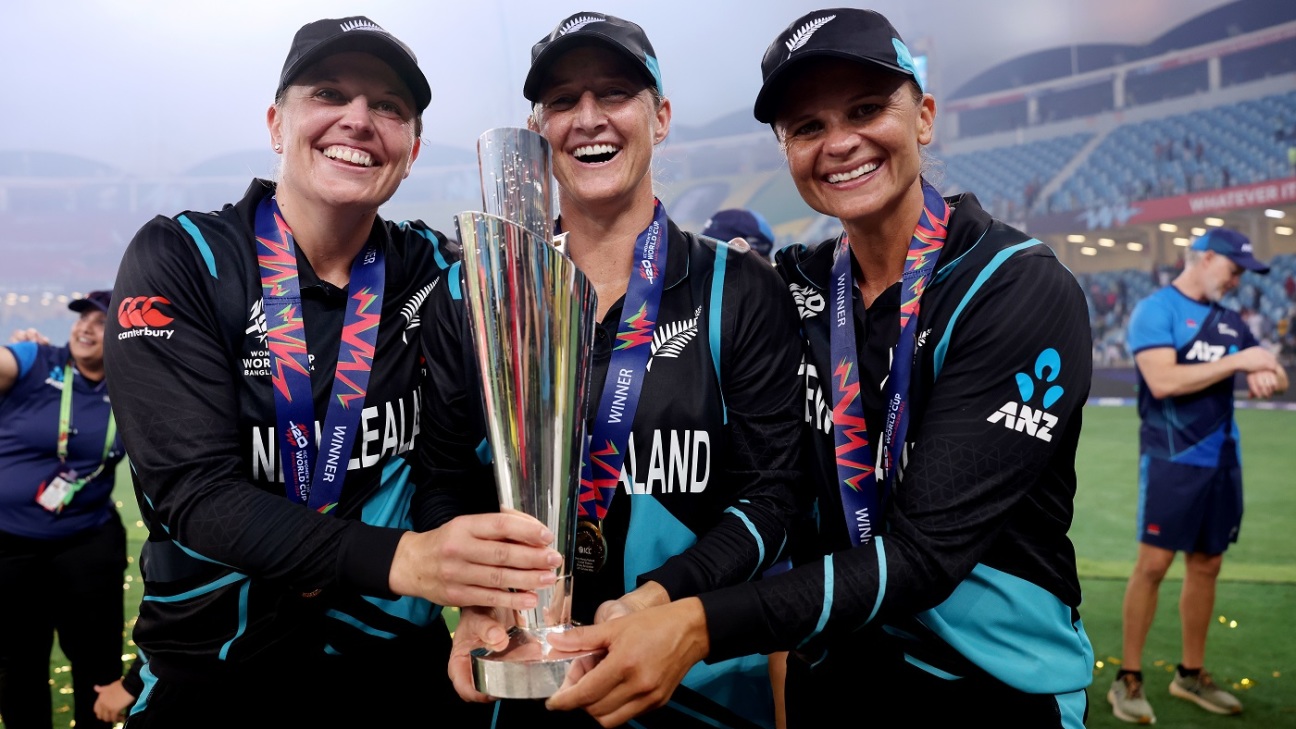 Devine and Tahuhu announce international sign-off after T20 World Cup