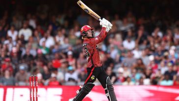 Fraser-McGurk masterclass sinks Heat and keeps Renegades alive