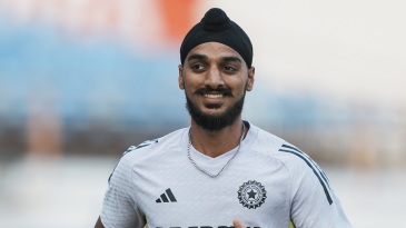 England bowl with Banton in; India rest Shami, Jadeja and injured Varun