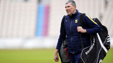 Mark Robinson departs role as Warwickshire coach