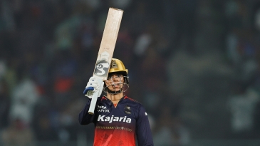 Mandhana, bowlers help RCB cruise past Delhi Capitals