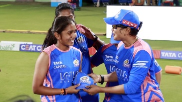 Mumbai hand debuts to Kamalini, Sisodia and bowl