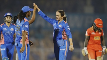 MI survive Fulmali scare to get closer to final, go up 6-0 against Gujarat Giants