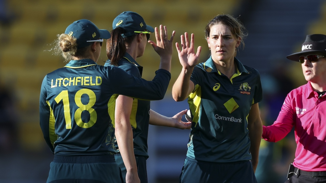 Sutherland replaces Iqbal as No. 1 T20I bowler; Prendergast hits career high