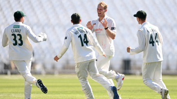 Pennington five-for breaks down stubborn Yorkshire to extend Championship lead