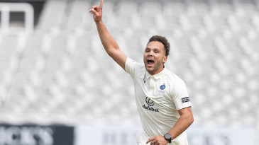 Roland-Jones, Paterson swing opening day Middlesex’s way