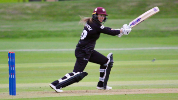 Amanda-Jade Wellington signs for Hampshire