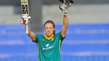 Sri Lanka opt to bowl; offspinner Vihanga makes debut