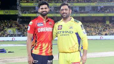 Punjab Kings bowl, injured Maxwell ruled out