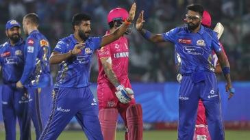 Clinical Mumbai’s sixth straight win gives them top position and knocks out Royals