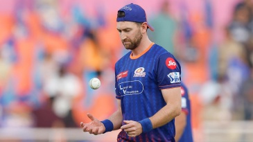 MI make three changes and opt to bat; GT bring in Mendis, Washington