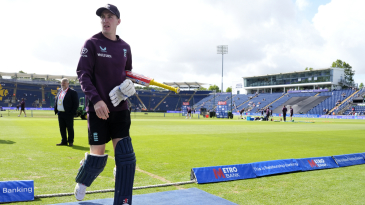England bowl first under cloudy skies in Cardiff