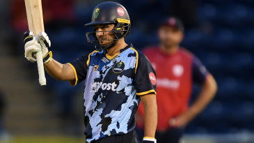 Carlson 93 steers Glamorgan past Pepper-powered Essex