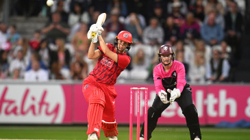Lister holds nerve as Lancashire squeeze past Somerset