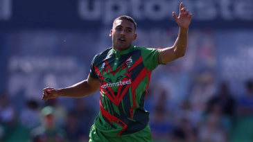 Leicestershire get back on track as Mike return sets up six-wicket in