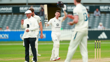 Cameron Bancroft bats all day to dig Gloucestershire out of trouble