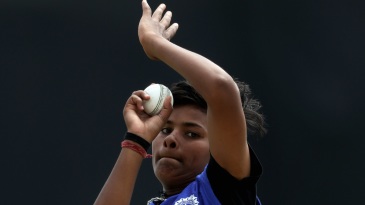 England bowl and rest Filer and Bell; Goud debuts for India