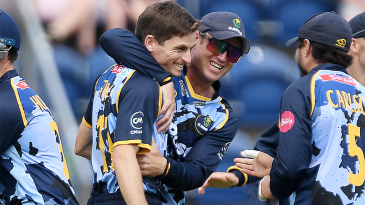 Gorvin, Leonard skittle Kent to set up comfortable victory