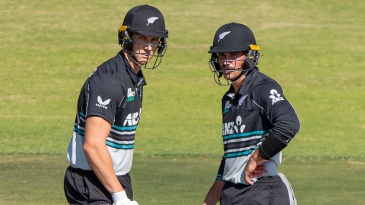 New Zealand bat first, make four changes to XI against Zimbabwe