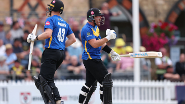 Lamb puts Payne to the slaughter as Sussex keep top-four hopes alive