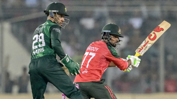 Pakistan bowl, hand Daniyal T20I debut