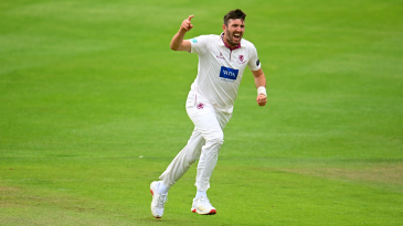 Craig Overton leaves Durham overwhelmed on 22-wicket day