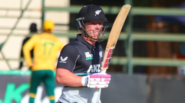 Seifert, bowlers dominate South Africa in dress rehearsal for final