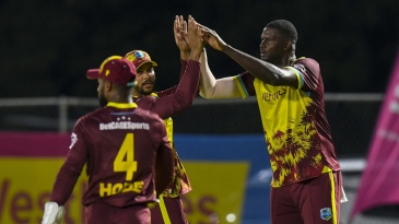 Australia bowl first; Blades makes T20I debut