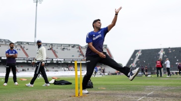 England bowl, India hand debut to Kamboj among three changes