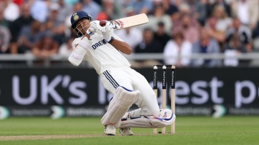 Rahul, Jaiswal patiently see off opening session of Manchester Test