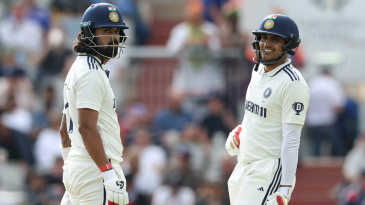 England opt to bowl at The Oval; India make four changes