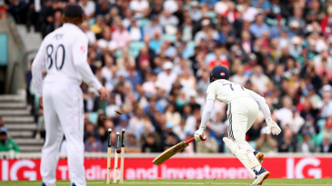 Rain forces early tea after India lose Gill